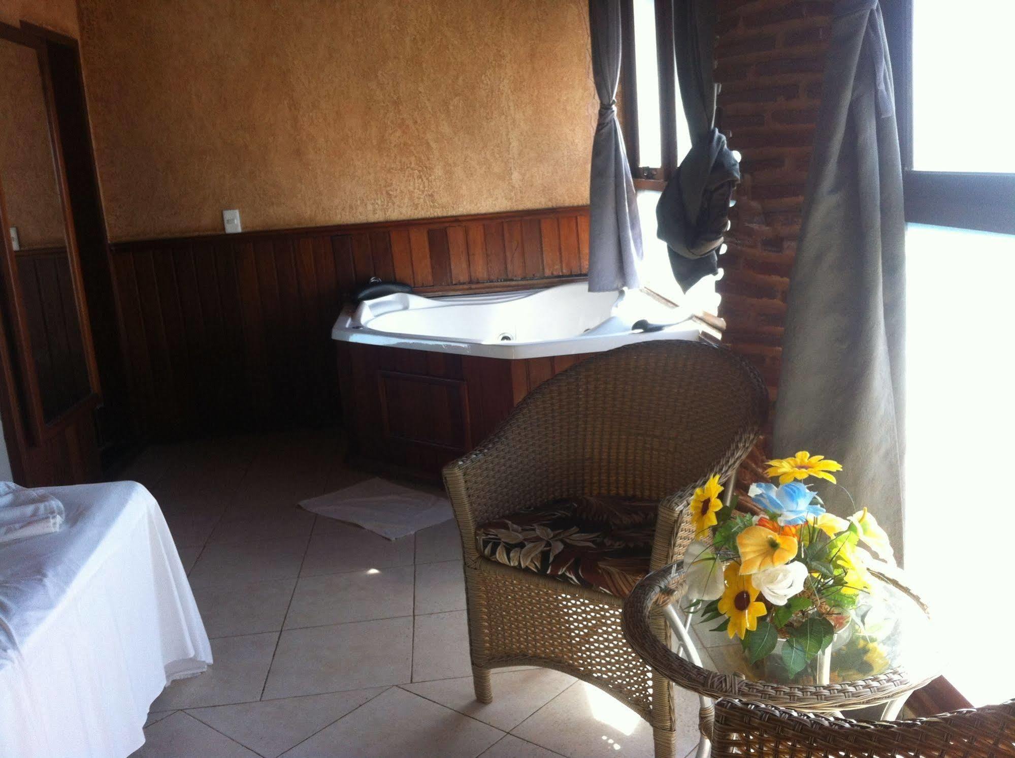 Hotel Pousada Do Toby à Canoa Quebrada Extérieur photo